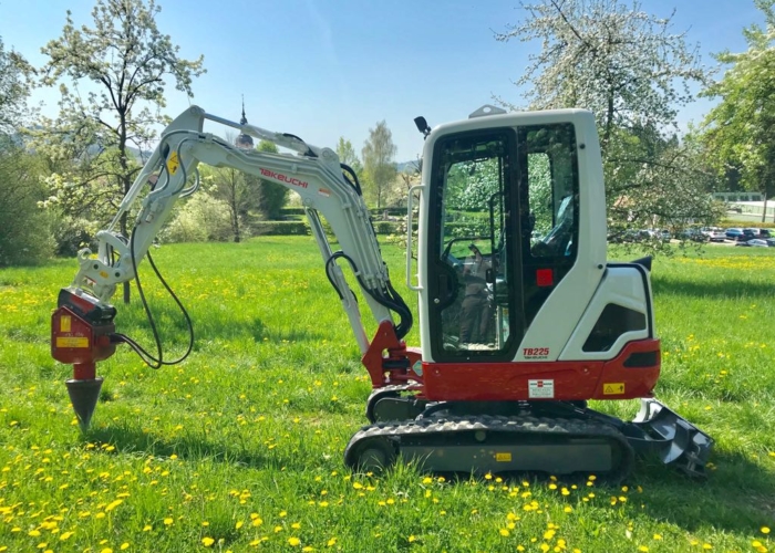 Minibagger mit Kegelspalter