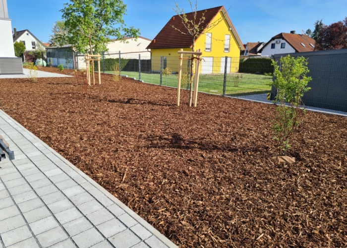 Außenanlage gemulcht