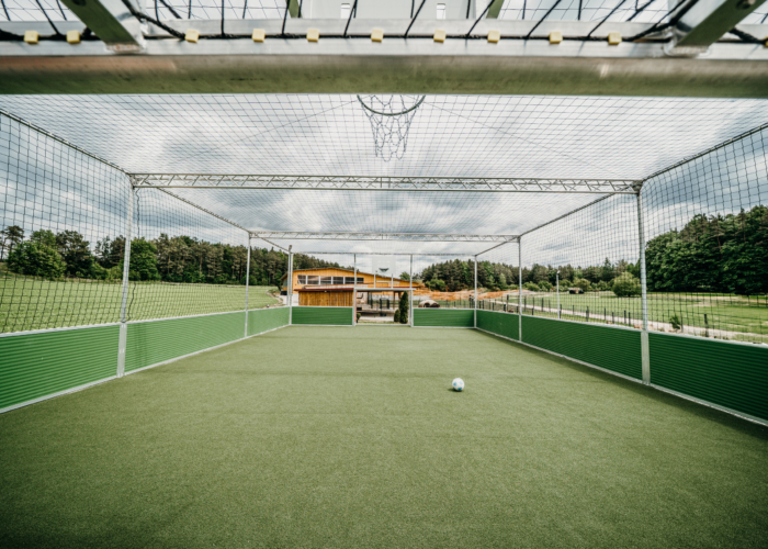 Sportplatz mit Kunstrasen